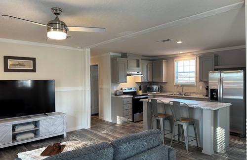 Ocala House | Charming new 3-bedroom mobile home only 3 minutes from WEC.