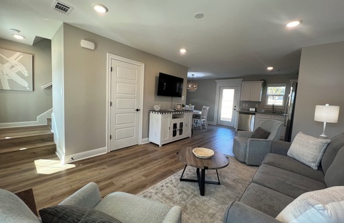 Biloxi House | Charming NEW 3 BR beachfront retreat in Biloxi - your perfect coastal getaway