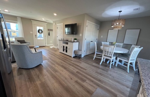 Biloxi House | Charming NEW 3 BR beachfront retreat in Biloxi - your perfect coastal getaway