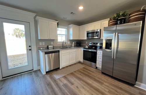 Biloxi House | Charming NEW 3 BR beachfront retreat in Biloxi - your perfect coastal getaway