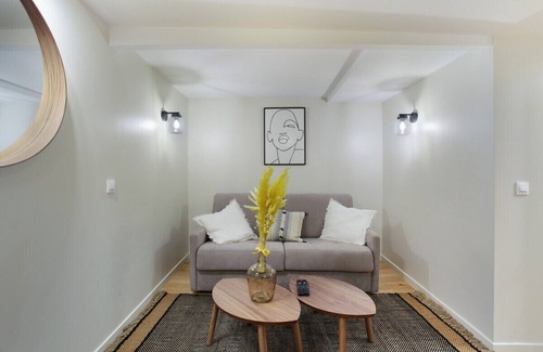 Quartier du Faubourg-Montmartre Apartment | Charming & New Apartment Paris Center Grands BLD