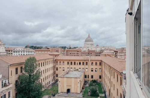 Vatican Apartment | Charming new apt. S. Peter up to 8 sleeps, 3 bedr, 2 bathr, new May 2023!
