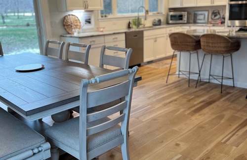 Williamsburg House | Charming new built 3-bedrooms house with spacious living area & gourmet kitchen.