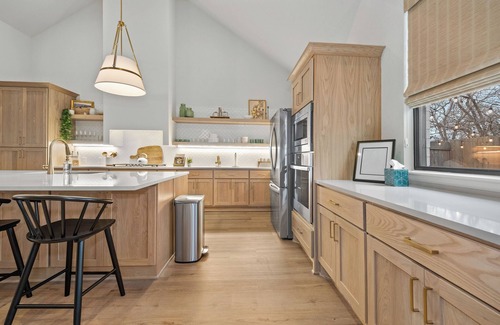 New Braunfels House | Charming new home in downtown New Braunfels, close to shops, dining & more!