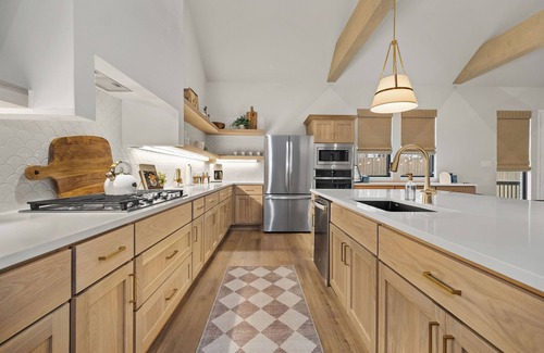 New Braunfels House | Charming new home in downtown New Braunfels, close to shops, dining & more!