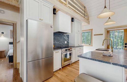 East Boothbay House | Charming New Home with Hot Tub, Spacious Deck, Gas Grill, WiFi, and Washer/Dryer