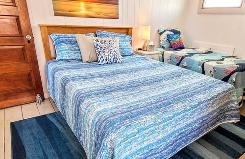 Slaughter Beach Cottage | CHARMING NEW WATERFRONT | Dog Friendly | Great Views | Walk to Beach | Clean