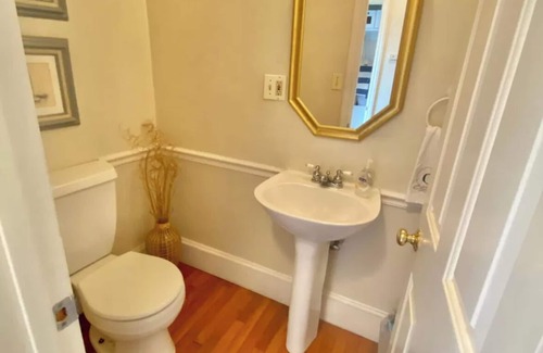 Bellevue Avenue Historic District House | Charming Newport Home Rental September-May/June Lease. Flexible on dates.
