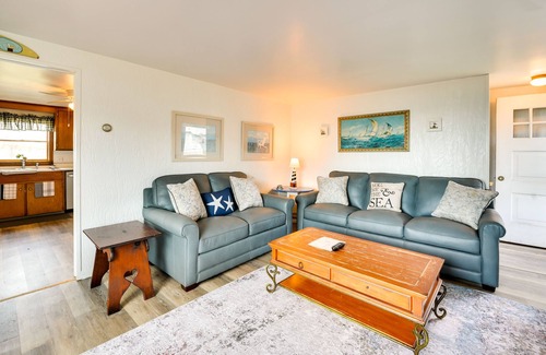 Niantic Cottage | Charming Niantic Vacation Rental: Walk to Beach!