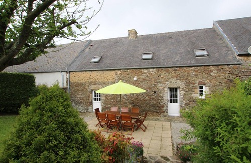 Canville-la-Rocque Cottage | Charming Norman house with fireplace and private garden