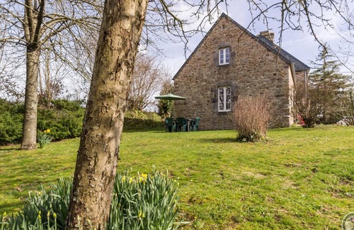 Nicorps Cottage | Charming Normandy house with private garden and parking