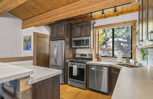 Truckee House | Charming Northstar Chalet | Shuttle, Fireplace, Pool, Near Village & Rec Center