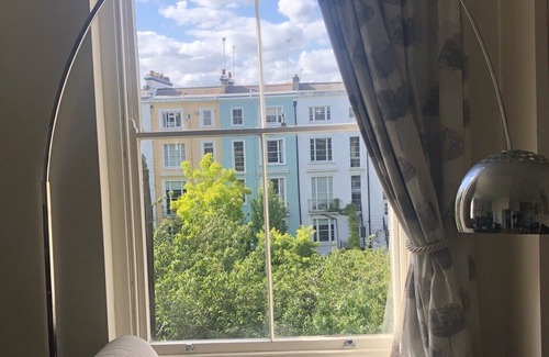 Colville Apartment | Charming Notting Hill 2BR with magical garden - perfect for 2 couples or family