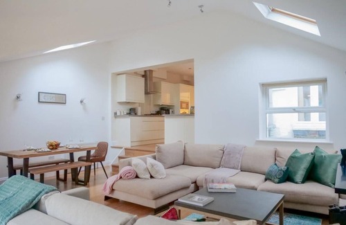 Southfield Apartment | Charming Oasis with Garden