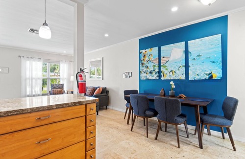 Central Fort Lauderdale Apartment | Charming Oasis with a Pool