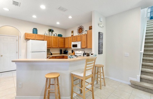 Four Corners House | CHARMING OASIS VILLA NEAR DISNEY WITH POOL, BBQ, AND OUTDOOR ADVENTURES