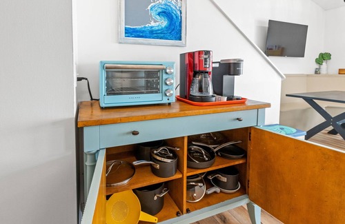 Ocean Isle Beach Condo | Charming Oceanfront 2BR Condo + Pool on Ocean Isle Beach, NC