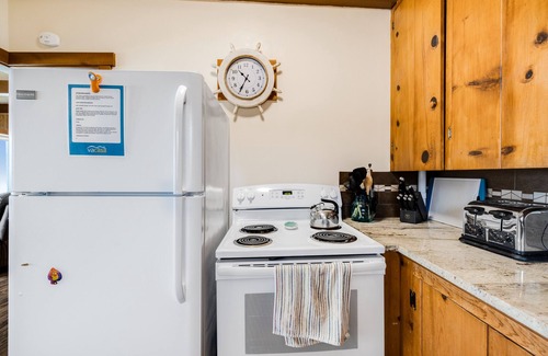 Gleneden Beach House | Charming Oceanfront House with Gorgeous Water Views & Beach Access
