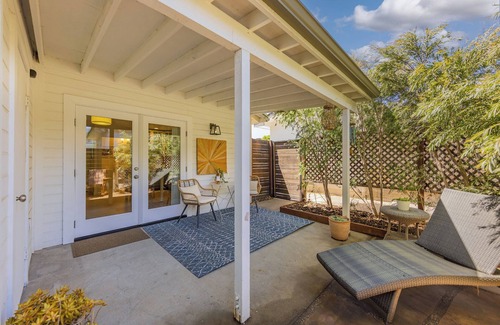 Meiners Oaks House | Charming Ojai bungalow in great location with mountain views!