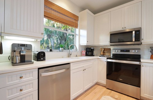 Beachview Country Club Estates House | Charming Old Florida Style Vacation Rental Home - Sanibel Fitz You