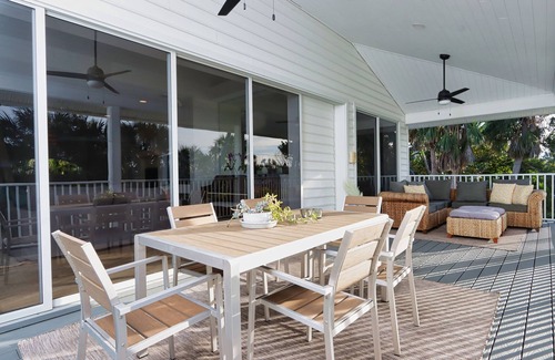 Beachview Country Club Estates House | Charming Old Florida Style Vacation Rental Home - Sanibel Fitz You