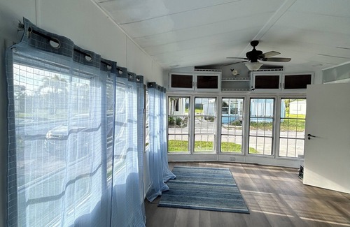 Fort Myers Beach Cottage | Charming one bedroom cottage with AC, WiFi in fantastic Fort Myers Beach