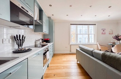 Colville Apartment | Charming one bedroom flat on Portobello Road