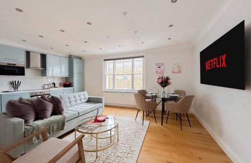 Colville Apartment | Charming one bedroom flat on Portobello Road