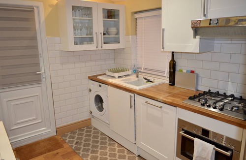 Larkhall Apartment | Charming One Bed Garden flat, close to Chapham & Brixton