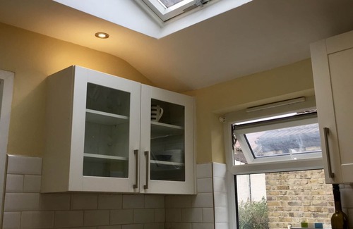 Larkhall Apartment | Charming One Bed Garden flat, close to Chapham & Brixton