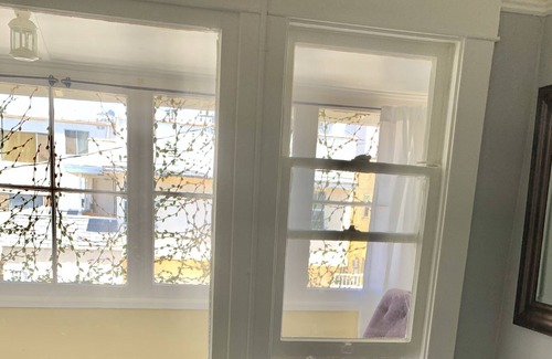 West Hollywood Cottage | Charming One Bedroom with Artist Loft