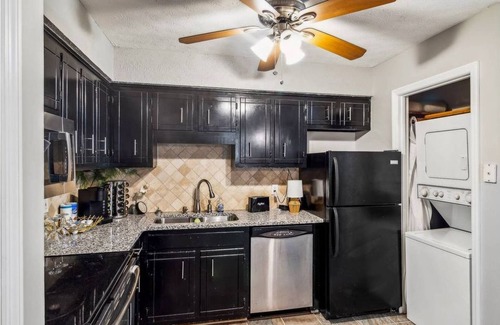 Downtown Nashville Apartment | Charming One-Bedroom Condo on Music Row
