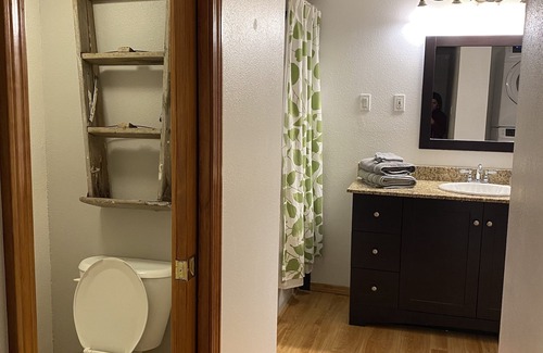 Taku - Campbell House | Charming "One-Of-A-Kind" Sunny Apt