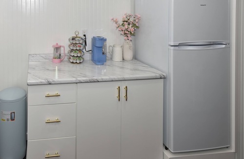 Bedford Apartment | Charming One or Two-Person Getaway Studio in Historic Bedford