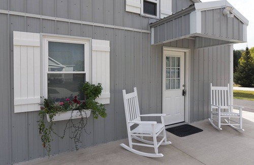 Bedford Apartment | Charming One or Two-Person Getaway Studio in Historic Bedford