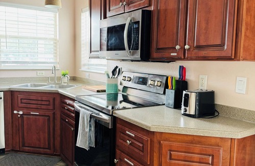 Palm Harbor House | Charming Palm Harbor Escape. - Cozy Home Near Gulf Beaches