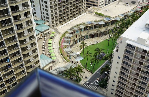 Waikiki Apartment | Charming Palm Suite at The Imperial Hawaii Resort