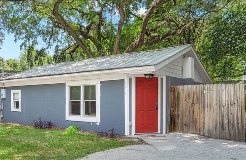 North Charleston House | Charming Park Circle Bungalow with Huge Backyard