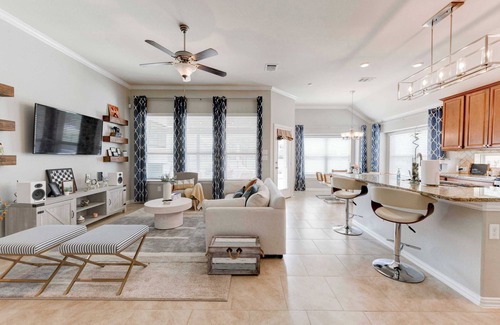 Pflugerville House | Charming Peachtree Place: Your Ideal Getaway in Pflugerville Awaits! #41727