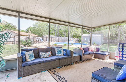 Myrtle Grove House | Charming Pensacola Home w/screened Lanai & Grill!