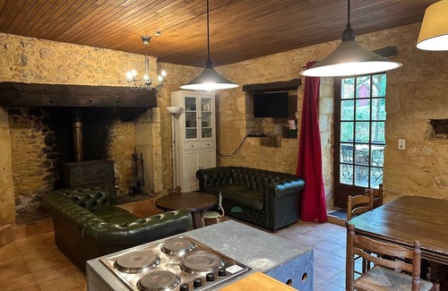 Saint-Cirq-Madelon House | Charming Périgord house with swimming pool in a green setting