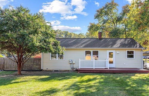 Fredericksburg House | Charming Pet Friendly 4-bedroom house in quaint Fredericksburg with WiFi, AC