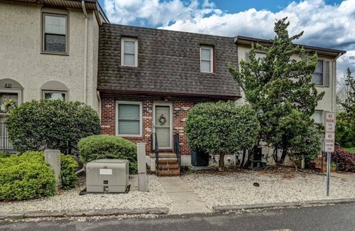 Lower Township Condo | Charming PET FRIENDLY 2 bedroom 1 1/2 bath home recently updated.