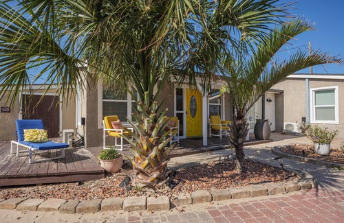 Ormond Beach Condo | Charming Pet Friendly Cottage Home With Ocean Views