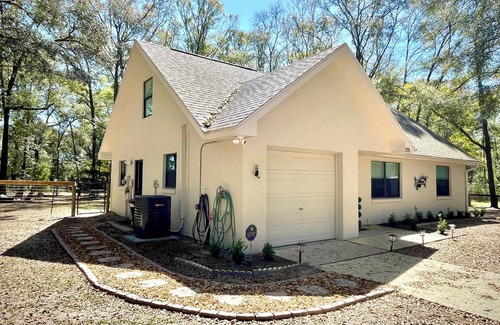 Fellowship House | Charming, Pet-Friendly Retreat - 4min to WEC with fenced in yard + camper setup