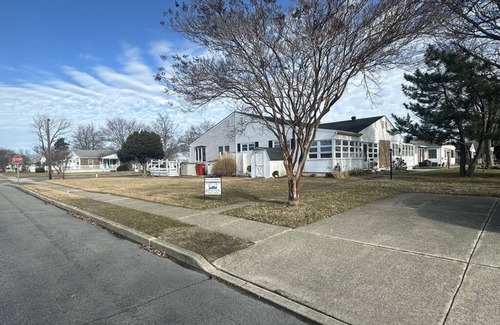 Cape May House | Charming Pet Friendly Quad - Village Green