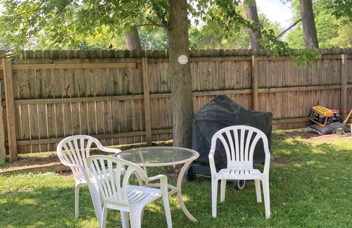 Lexington Cottage | Charming Pet-Friendly Cottage on Lake Huron