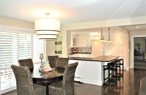 Mashpee House | Charming pond front New Seabury resort area