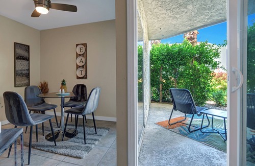 Tahquitz River Estates Condo | Charming pool side condo on the beautiful south side of Palm Springs. n