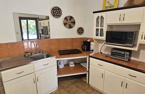 Playa Hermosa Cottage | Charming poolside Coco Cottage
